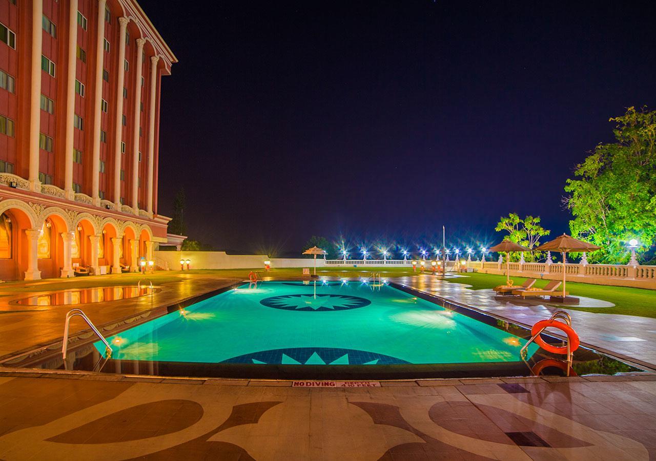 Ramoji Film City- Sitara Luxury Hotel Pedda Ambarpet Exterior photo